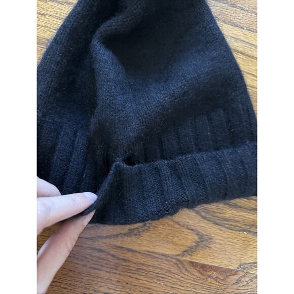 Naked Cashmere Women\'s Cashmere Pom Pom Hat - Black